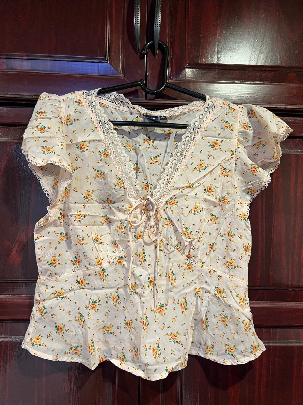 Floral Lace-Trim V-Neck Women's Top, Cropped, Size L, NWT